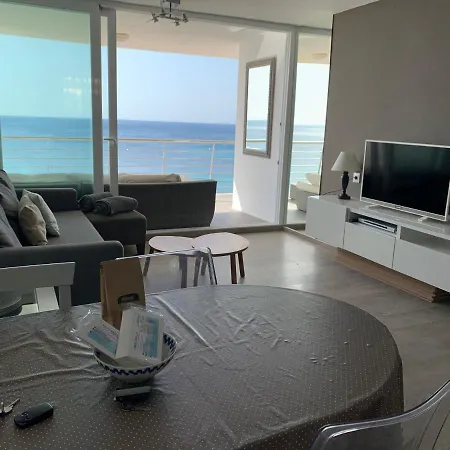 Apartment Sea Front, First Line, Air Conditioning, Heating, First Floor, 2 Habs 4beds
