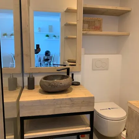 Sea Front, First Line, Air Conditioning, Heating, First Floor, 2 Habs 4beds
