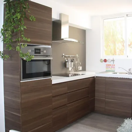 Apartment Sea Front, First Line, Air Conditioning, Heating, First Floor, 2 Habs 4beds *