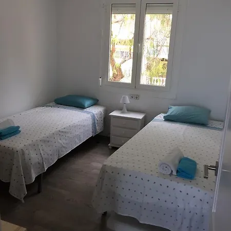 Apartment Sea Front, First Line, Air Conditioning, Heating, First Floor, 2 Habs 4beds