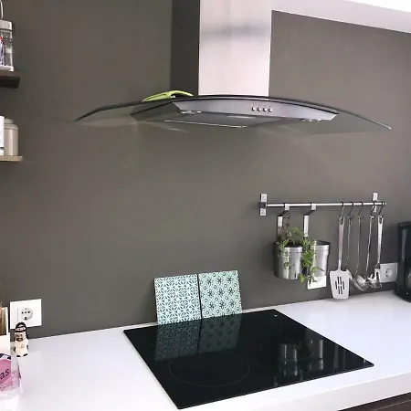 Sea Front, First Line, Air Conditioning, Heating, First Floor, 2 Habs 4beds Apartment